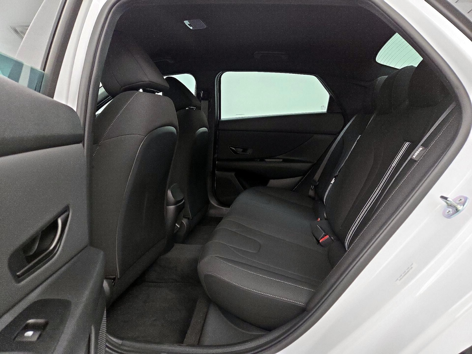2025 Hyundai Elantra SEL - Photo 20