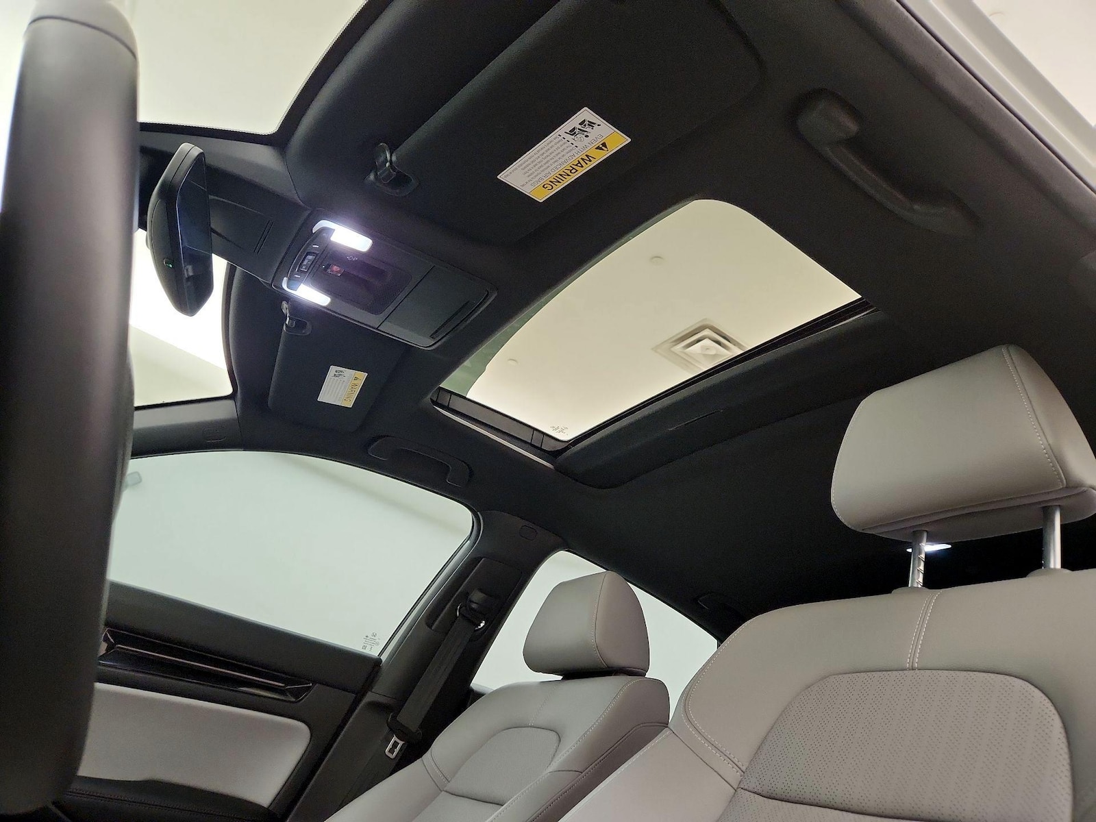 Sunroof(s) & Overhead Airbags