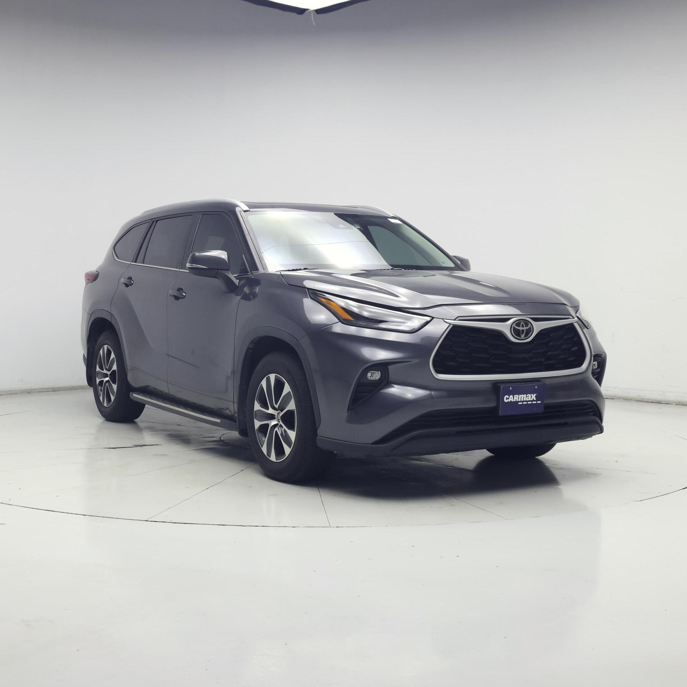 Gray 2024 Toyota Highlander SUV / Crossover Front-Wheel Drive Automatic