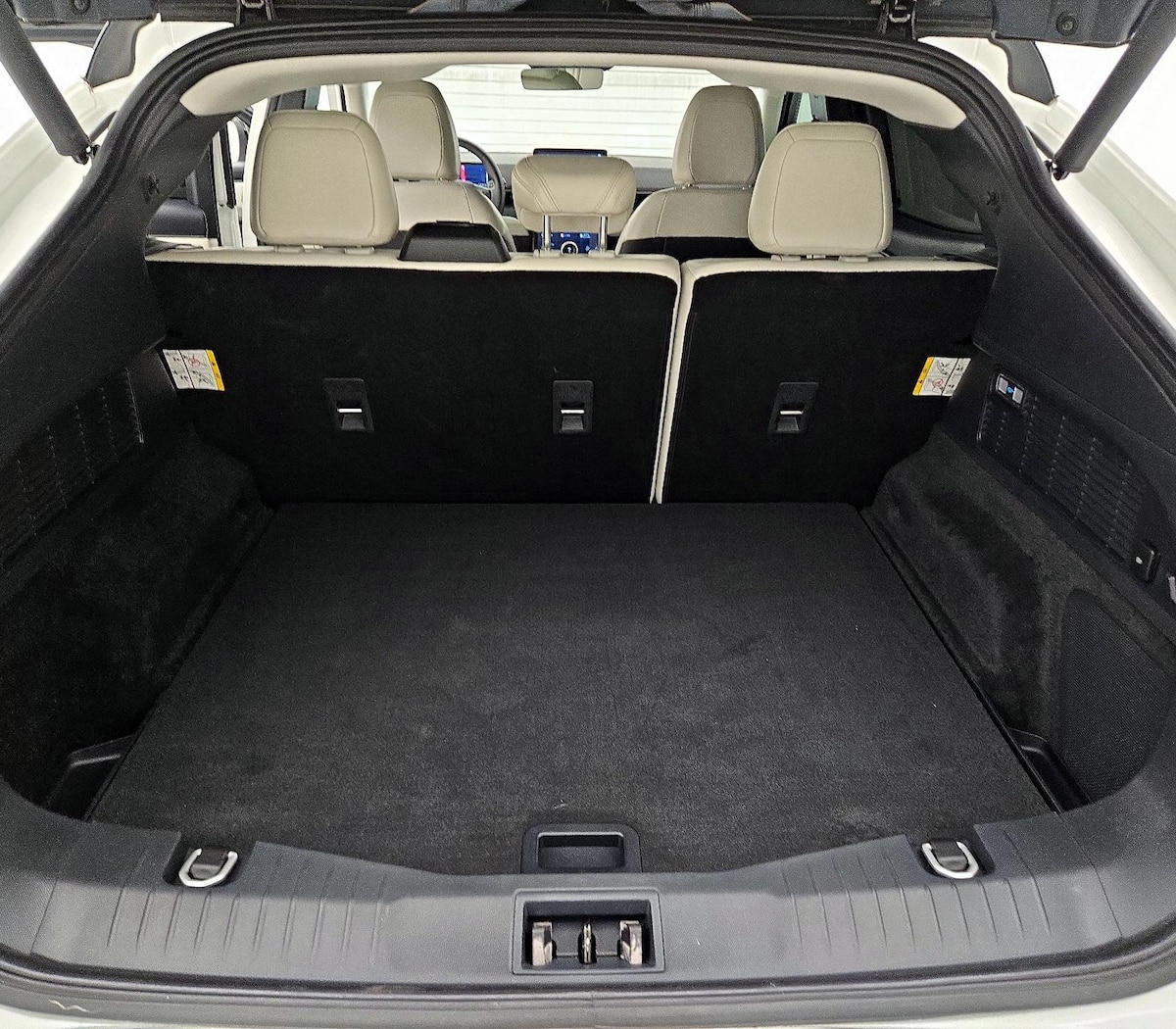 Trunk/Cargo (Seats Up)