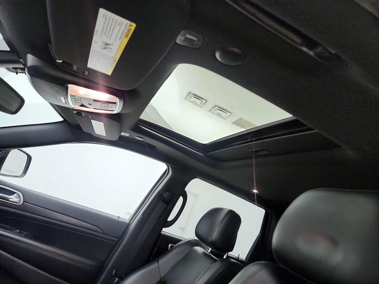 Sunroof(s) & Overhead Airbags