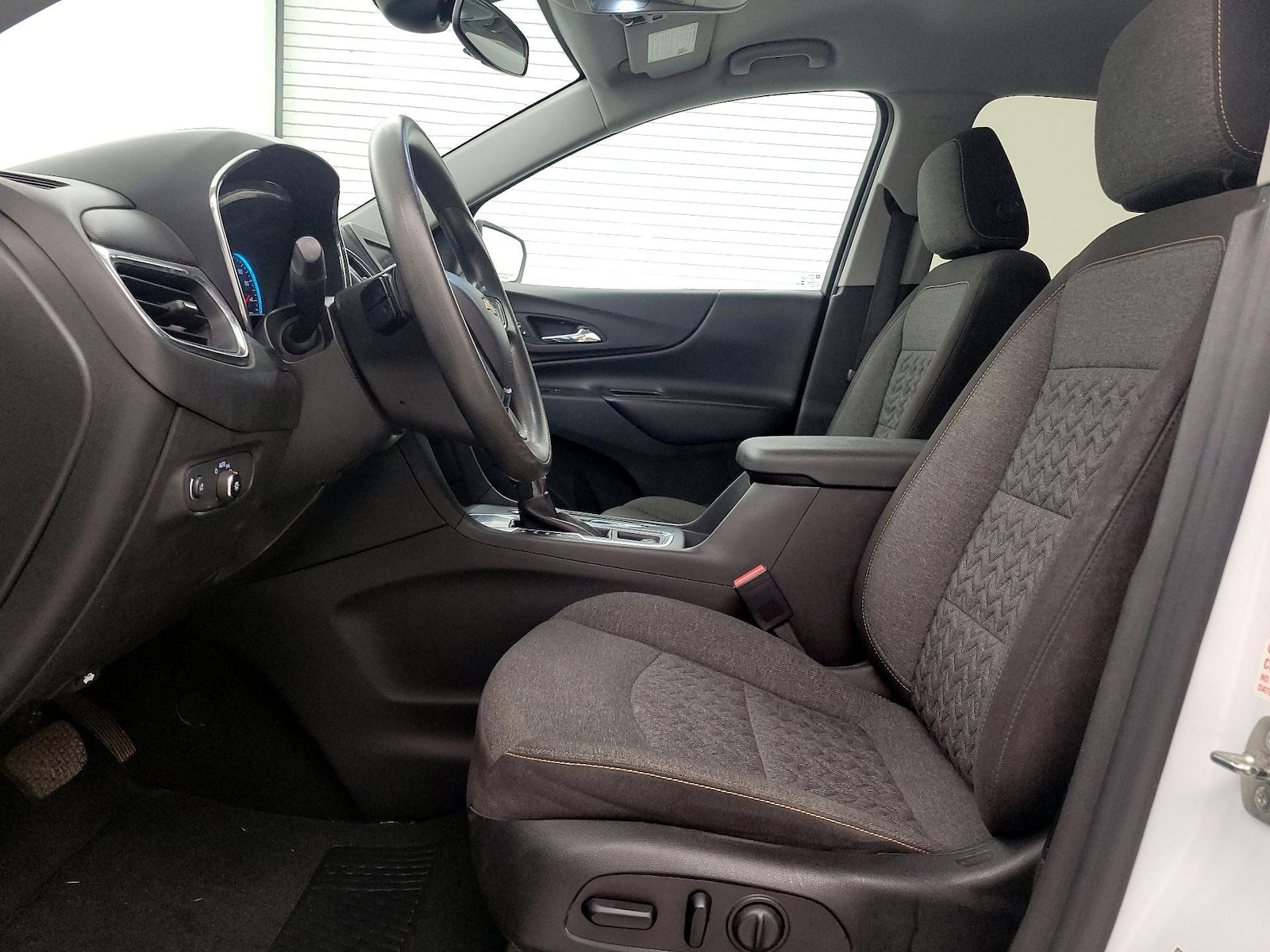 Power Seat(s) & Side Airbags