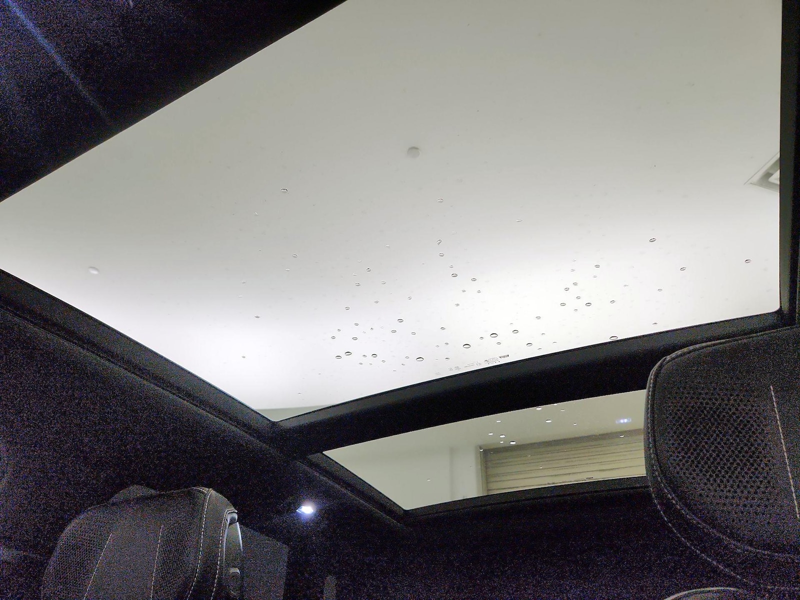 Panoramic Sunroof & Skylight(s)