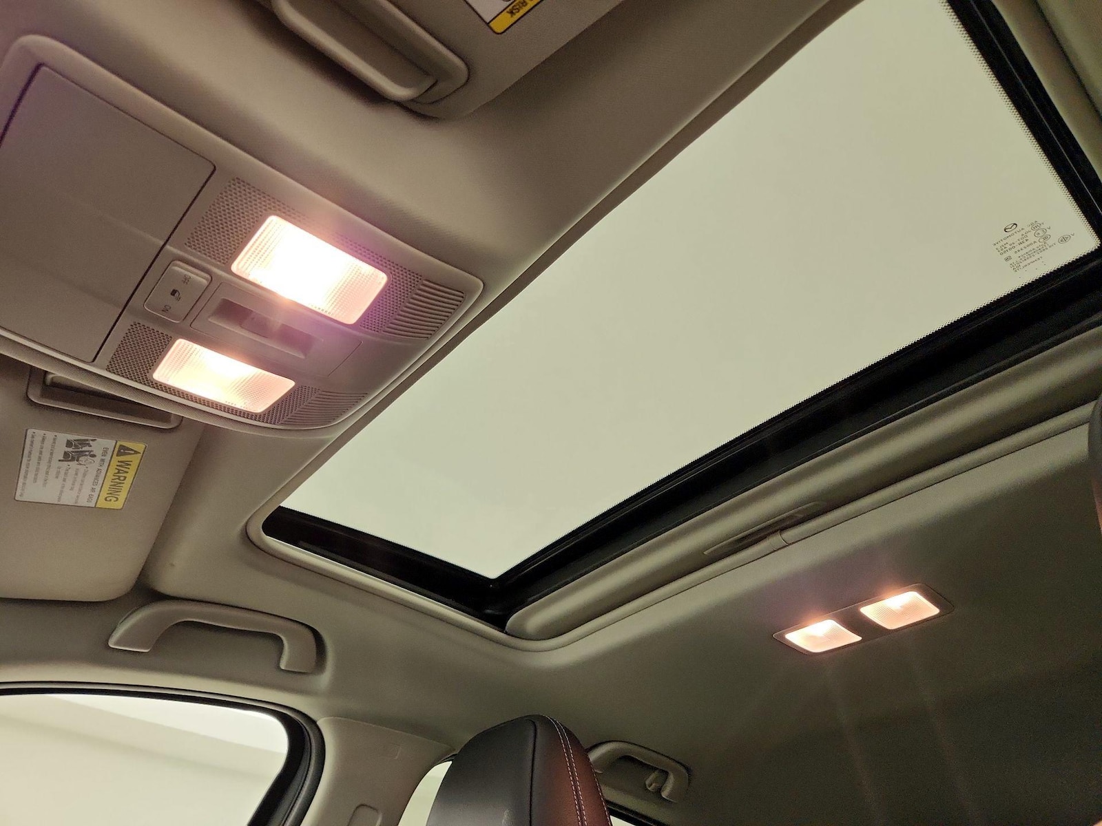 Sunroof(s) & Overhead Airbags