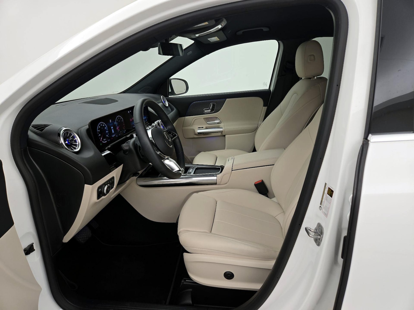 Side Airbags & Leatherette Seats
