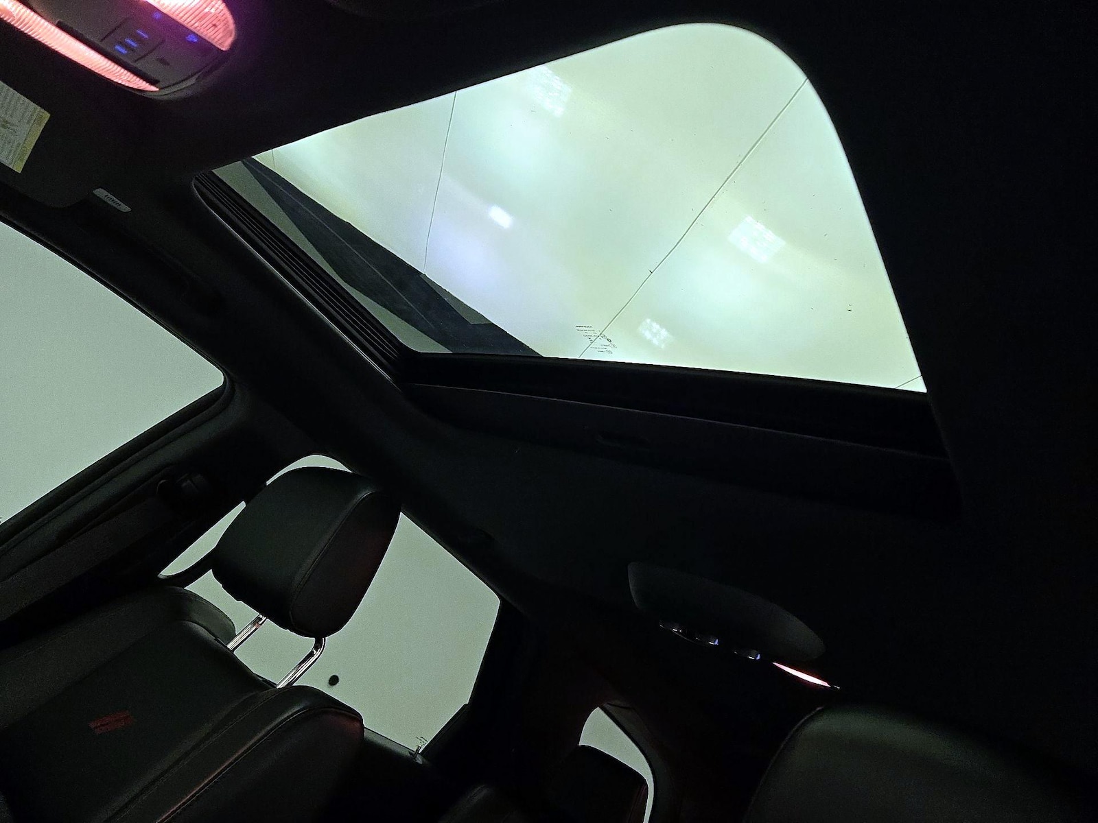 Sunroof(s) & Overhead Airbags