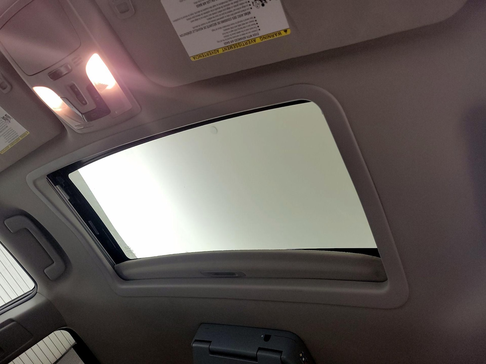 Sunroof(s) & Overhead Airbags