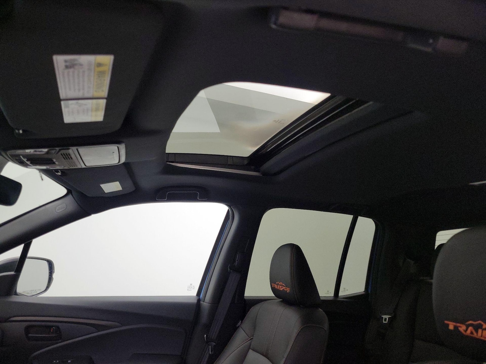 Sunroof(s) & Overhead Airbags