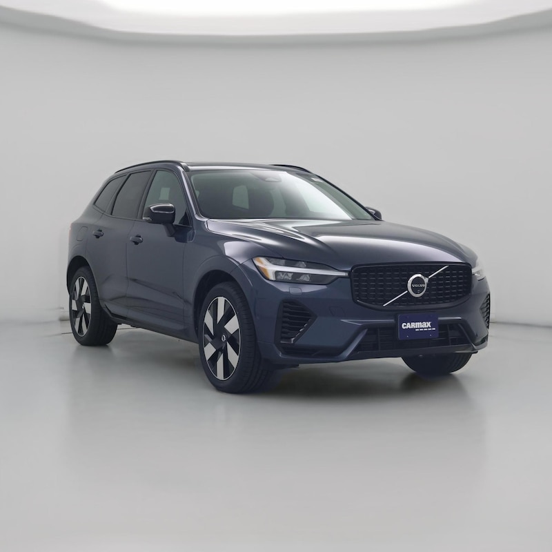 2024 Volvo XC60 Recharge PHEV T8 Plus Dark Theme