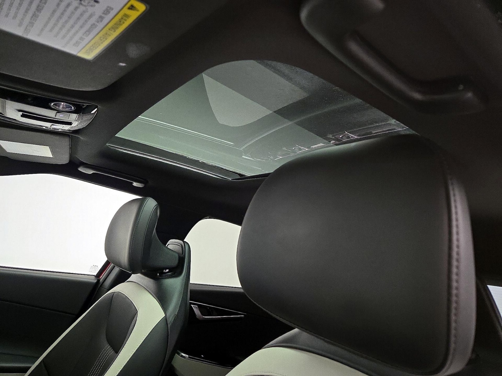 Sunroof(s) & Overhead Airbags
