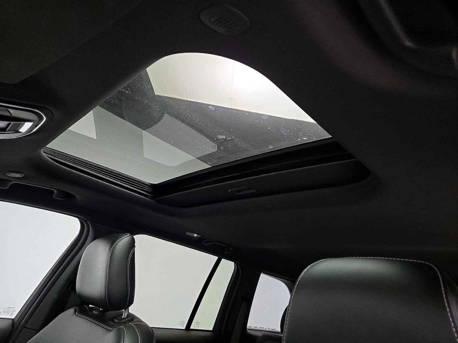 Sunroof(s) & Overhead Airbags