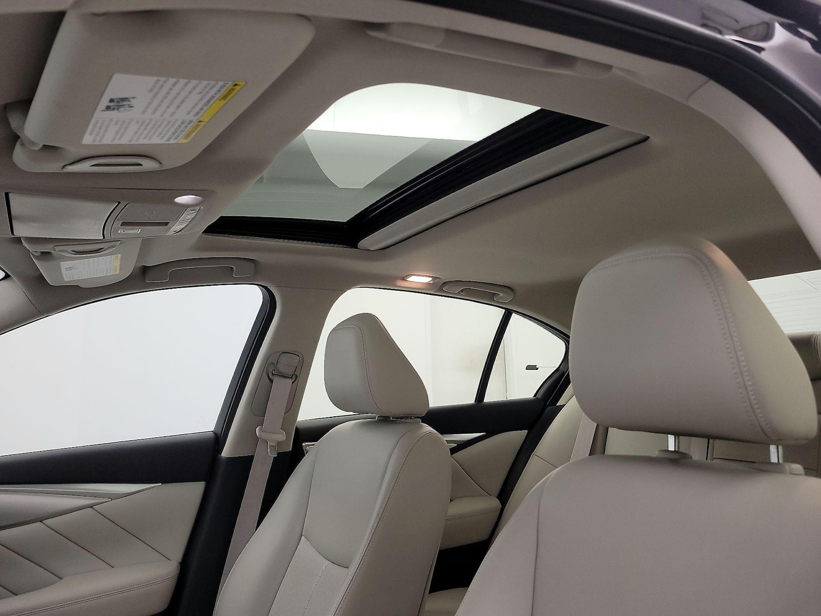 Sunroof(s) & Overhead Airbags