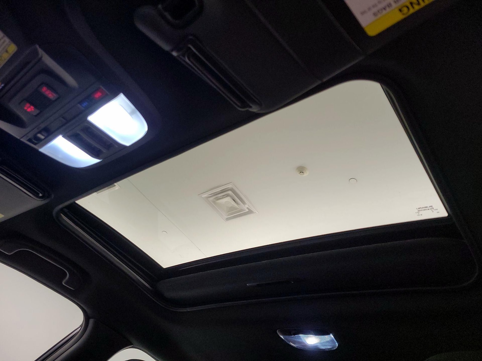 Sunroof(s) & Overhead Airbags