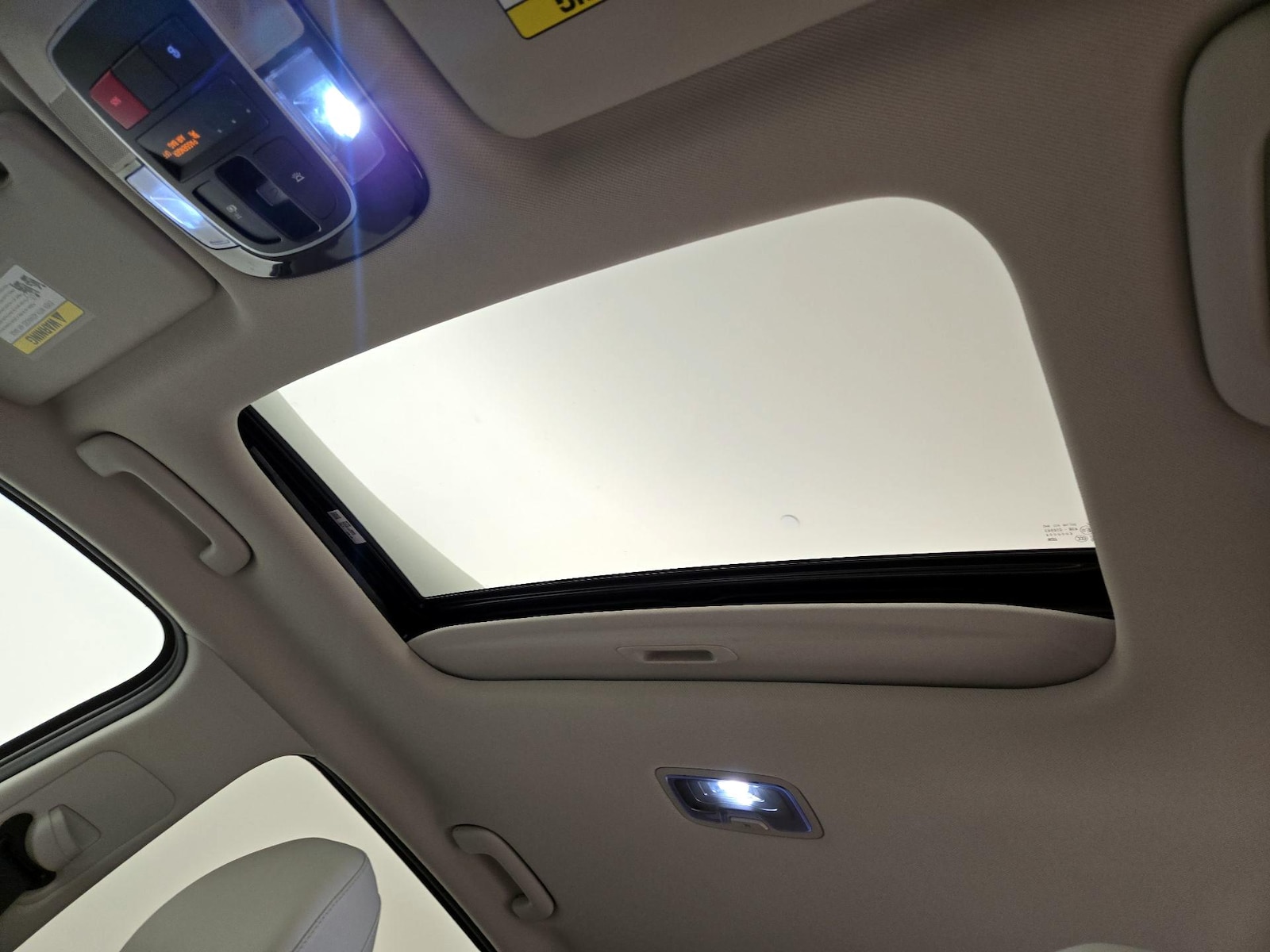Sunroof(s) & Overhead Airbags
