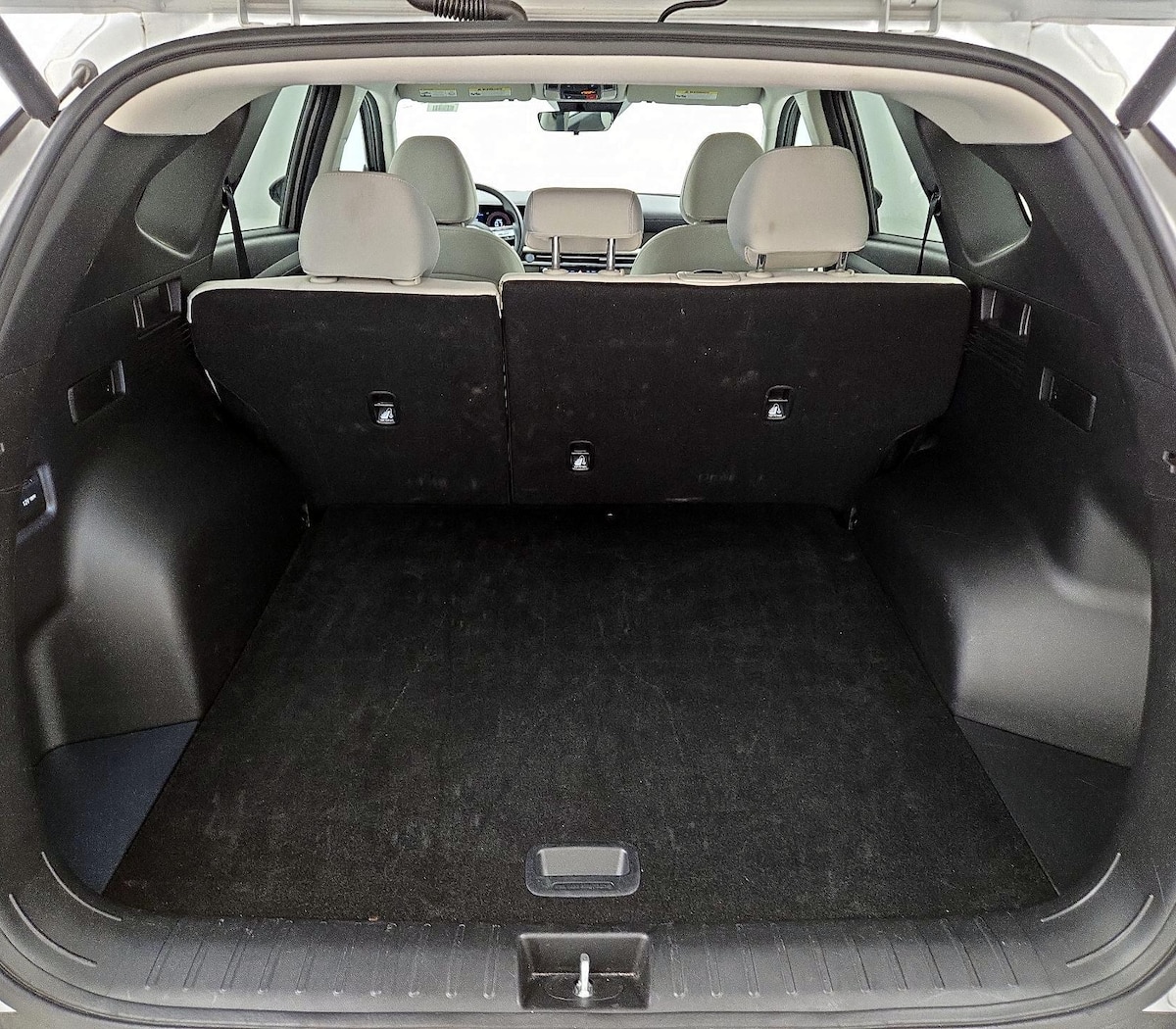 Trunk/Cargo (Seats Up)