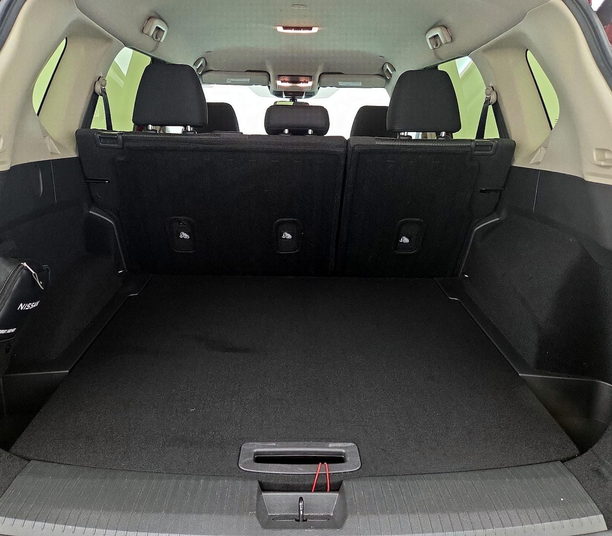 Trunk/Cargo (Seats Up)