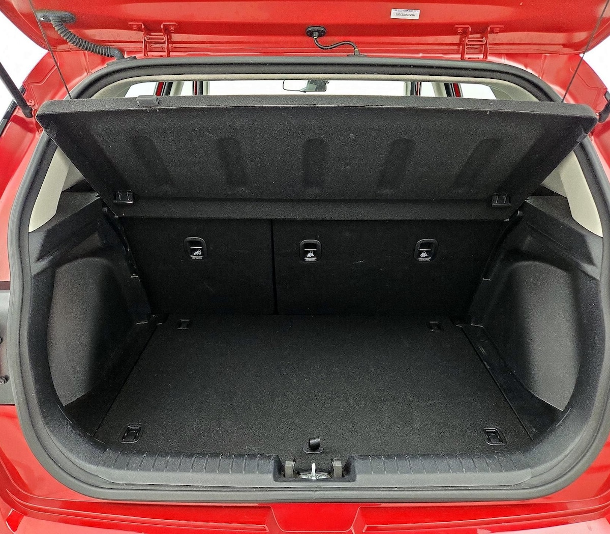 Trunk/Cargo (Seats Up)