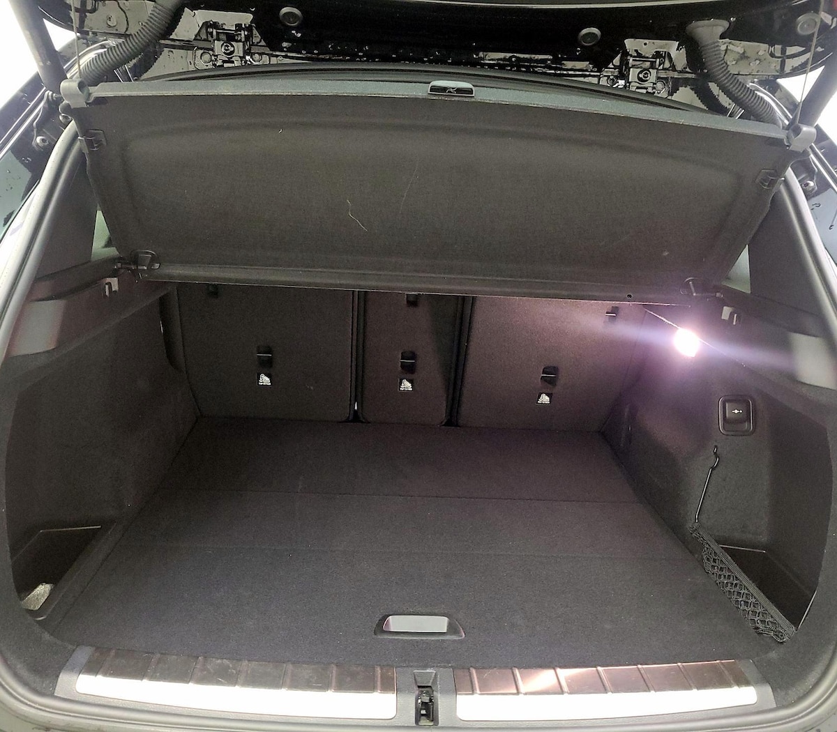Trunk/Cargo (Seats Up)