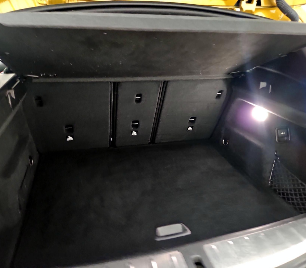 Trunk/Cargo (Seats Up)