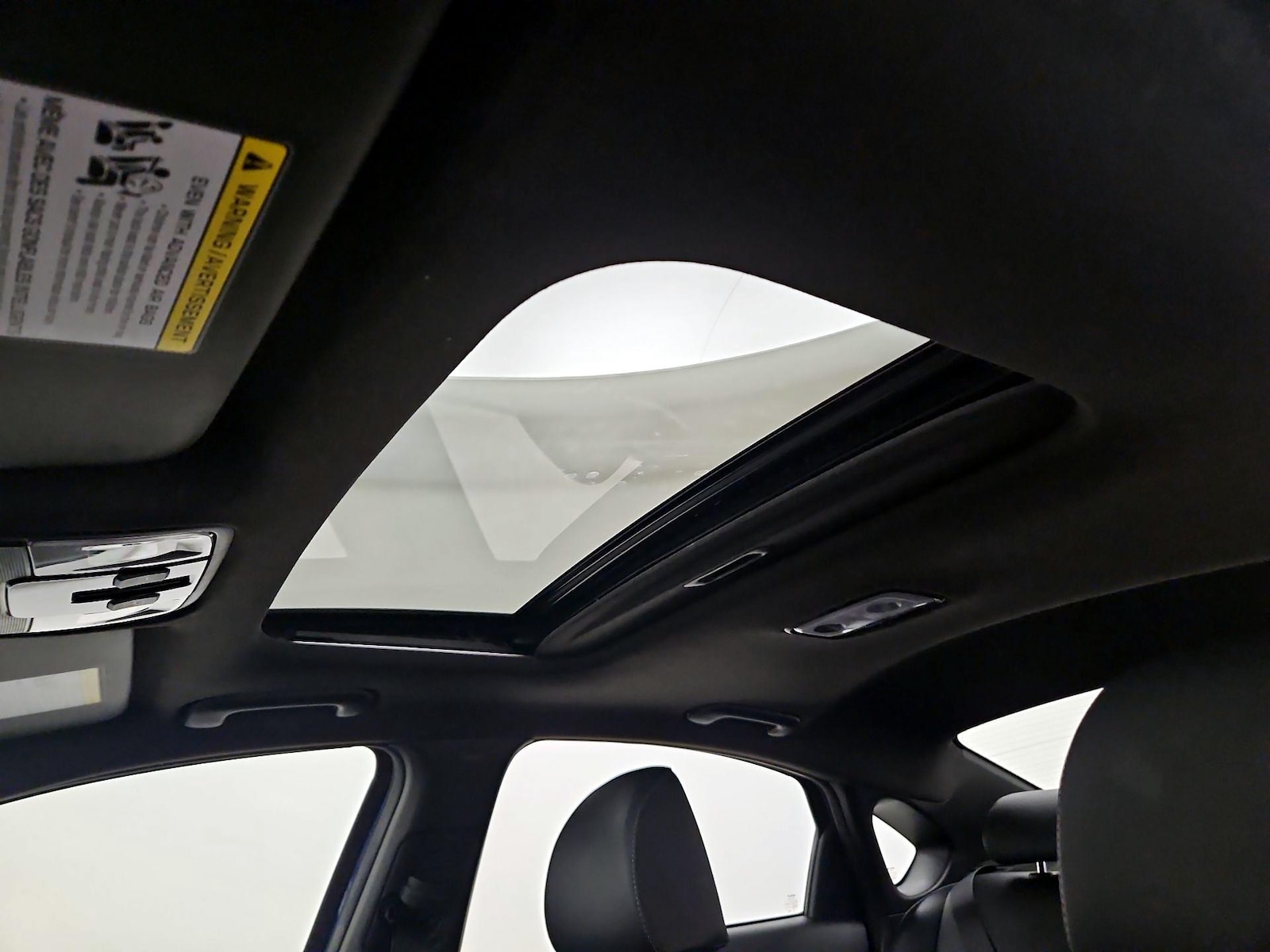 Sunroof(s) & Overhead Airbags