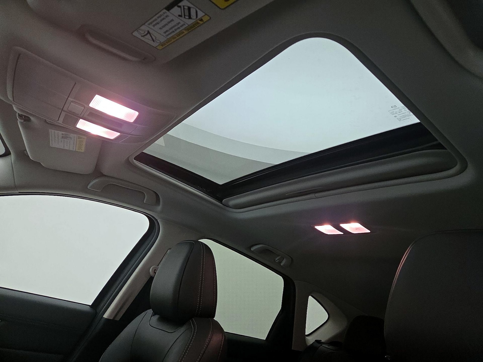 Sunroof(s) & Overhead Airbags