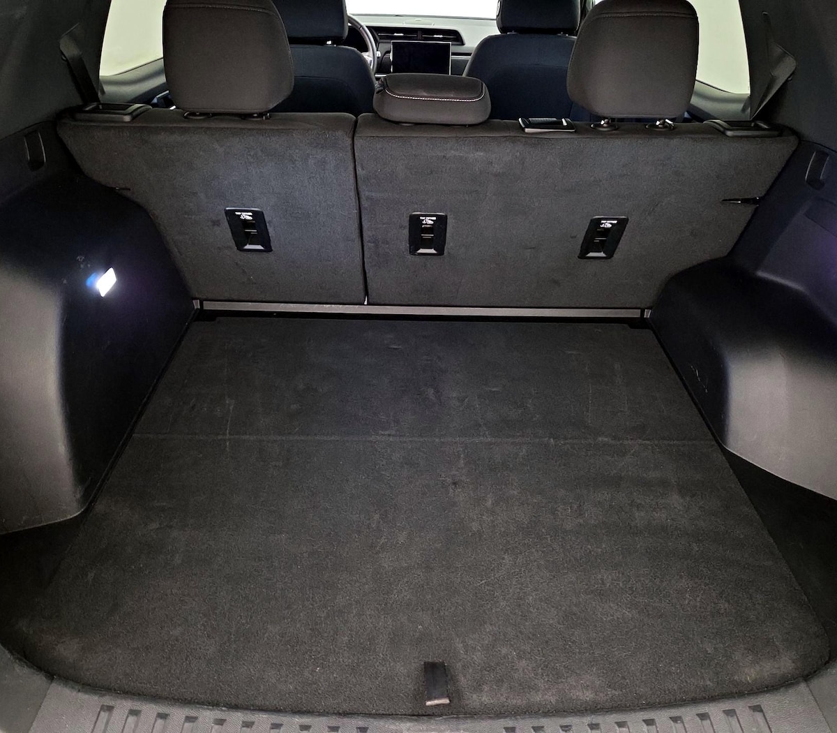 Trunk/Cargo (Seats Up)