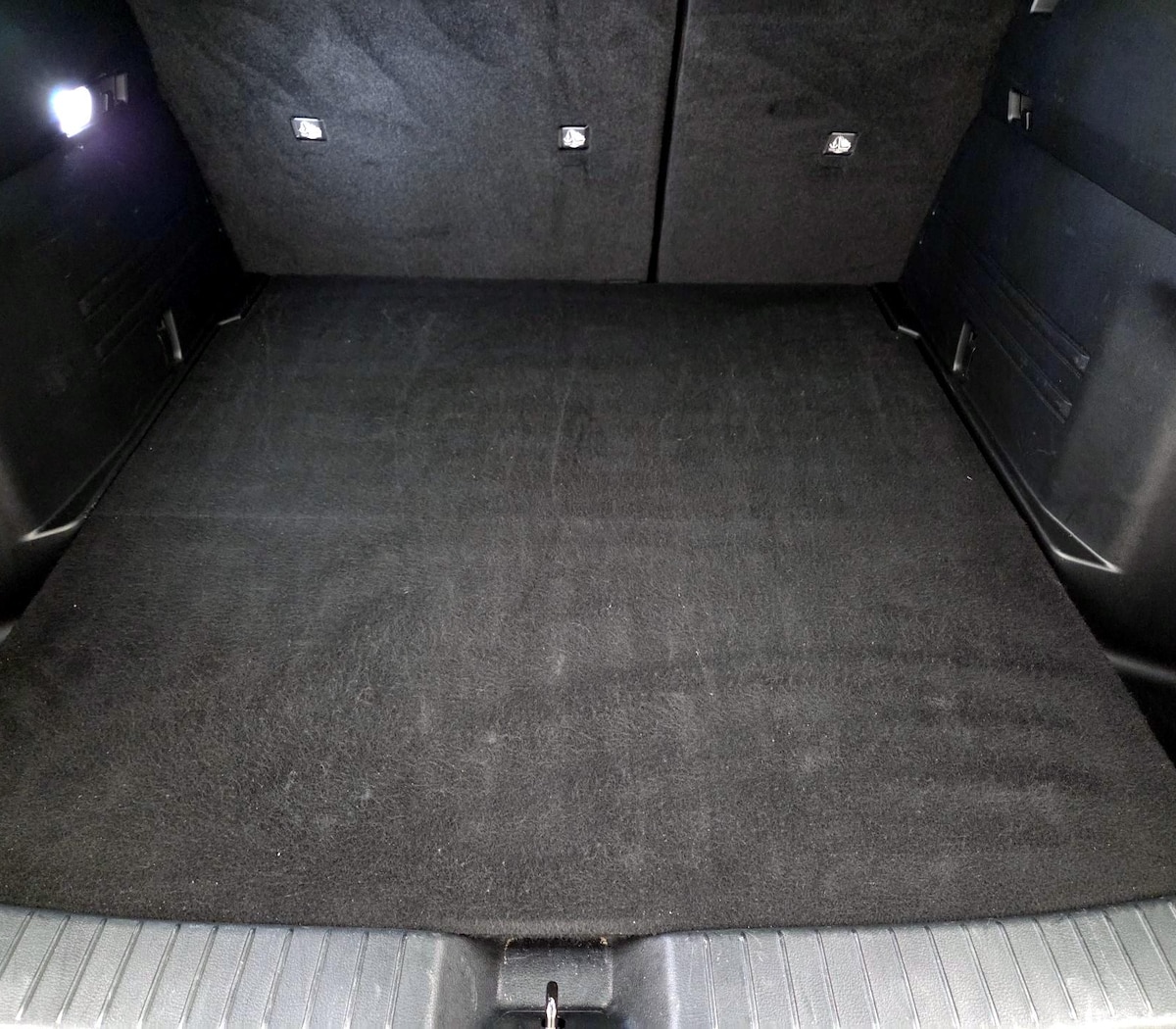 Trunk/Cargo (Seats Up)