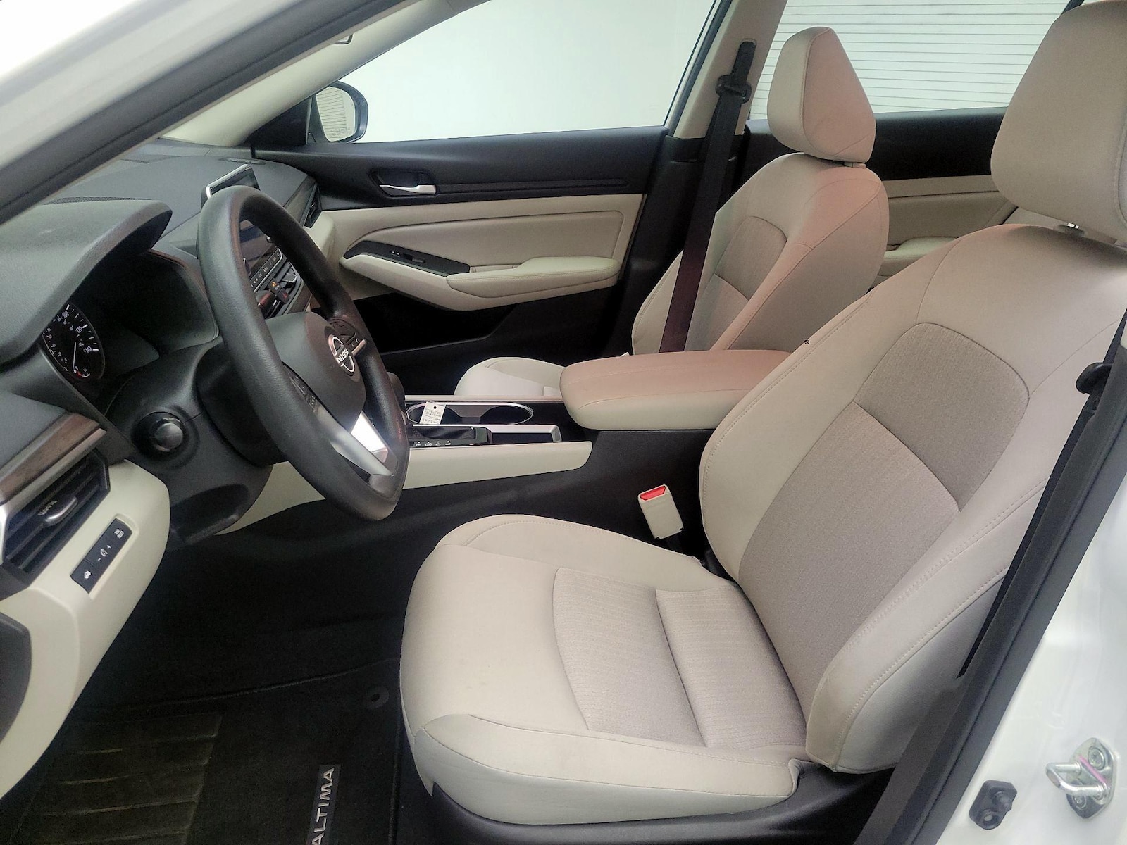 Power Seat(s) & Side Airbags