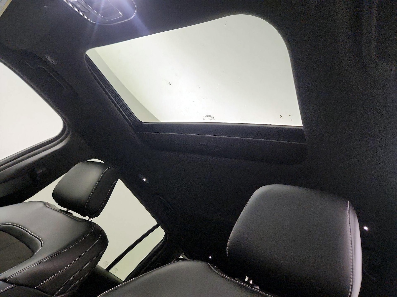 Sunroof(s) & Overhead Airbags