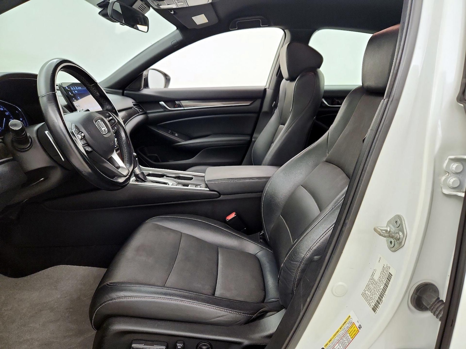 Power Seat(s) & Side Airbags