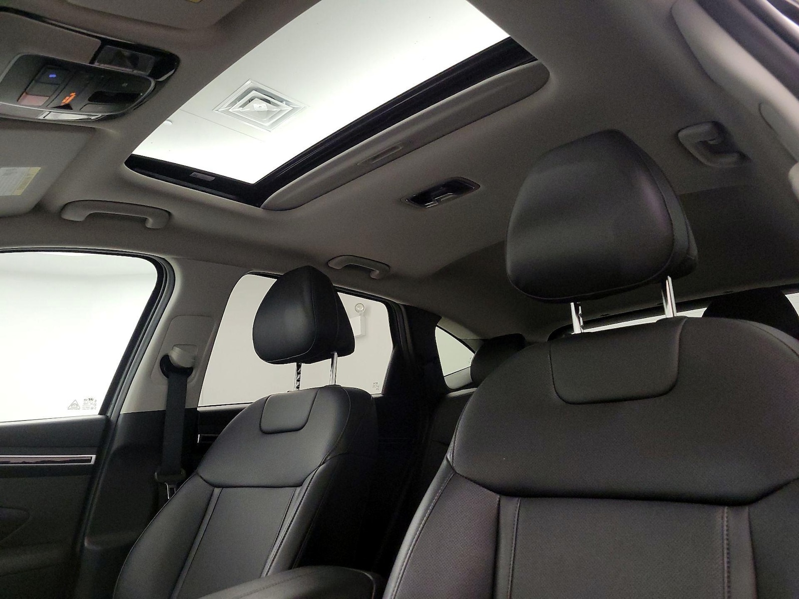 Sunroof(s) & Overhead Airbags