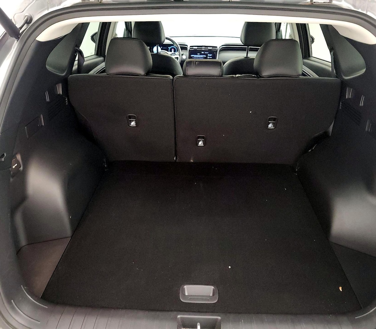 Trunk/Cargo (Seats Up)
