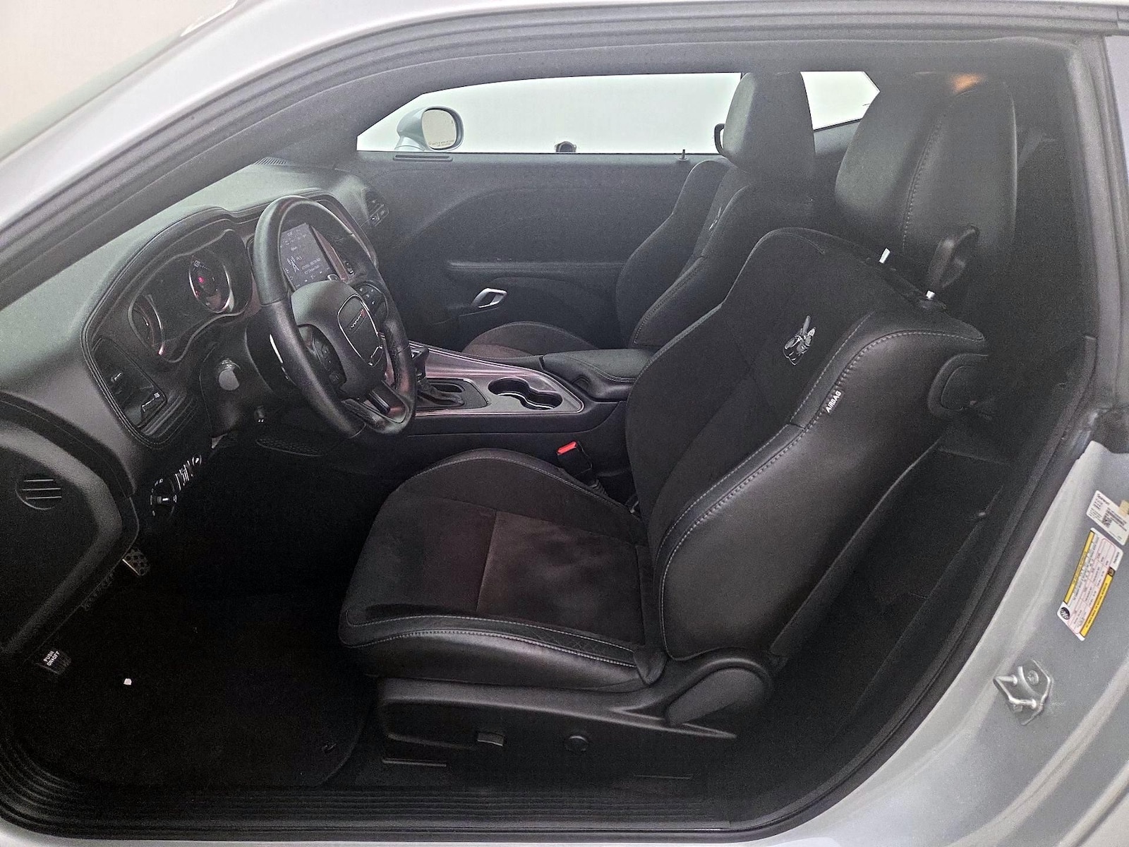 Power Seat(s) & Side Airbags