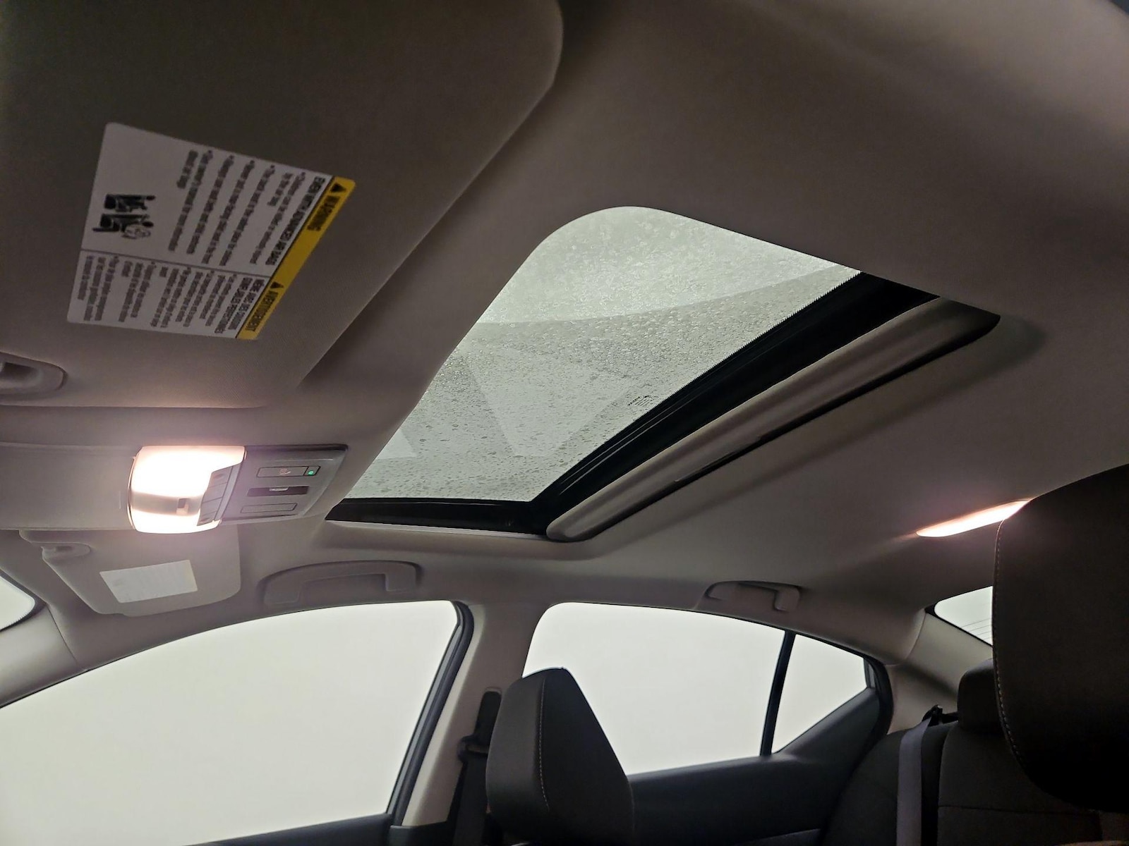 Sunroof(s) & Overhead Airbags