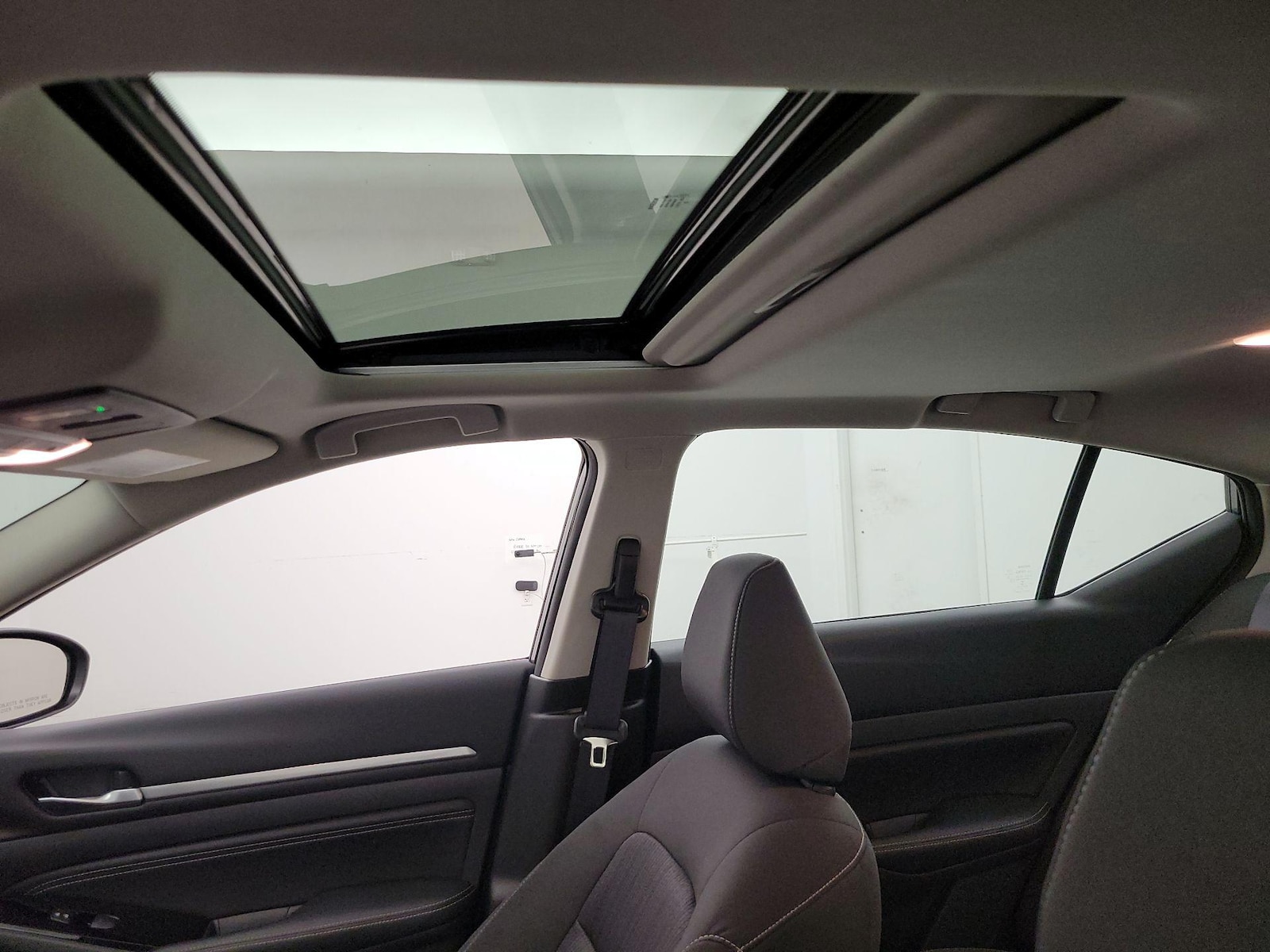 Sunroof(s) & Overhead Airbags
