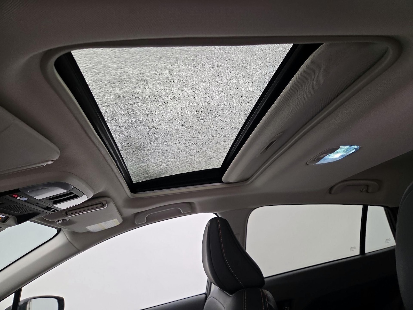 Sunroof(s) & Overhead Airbags