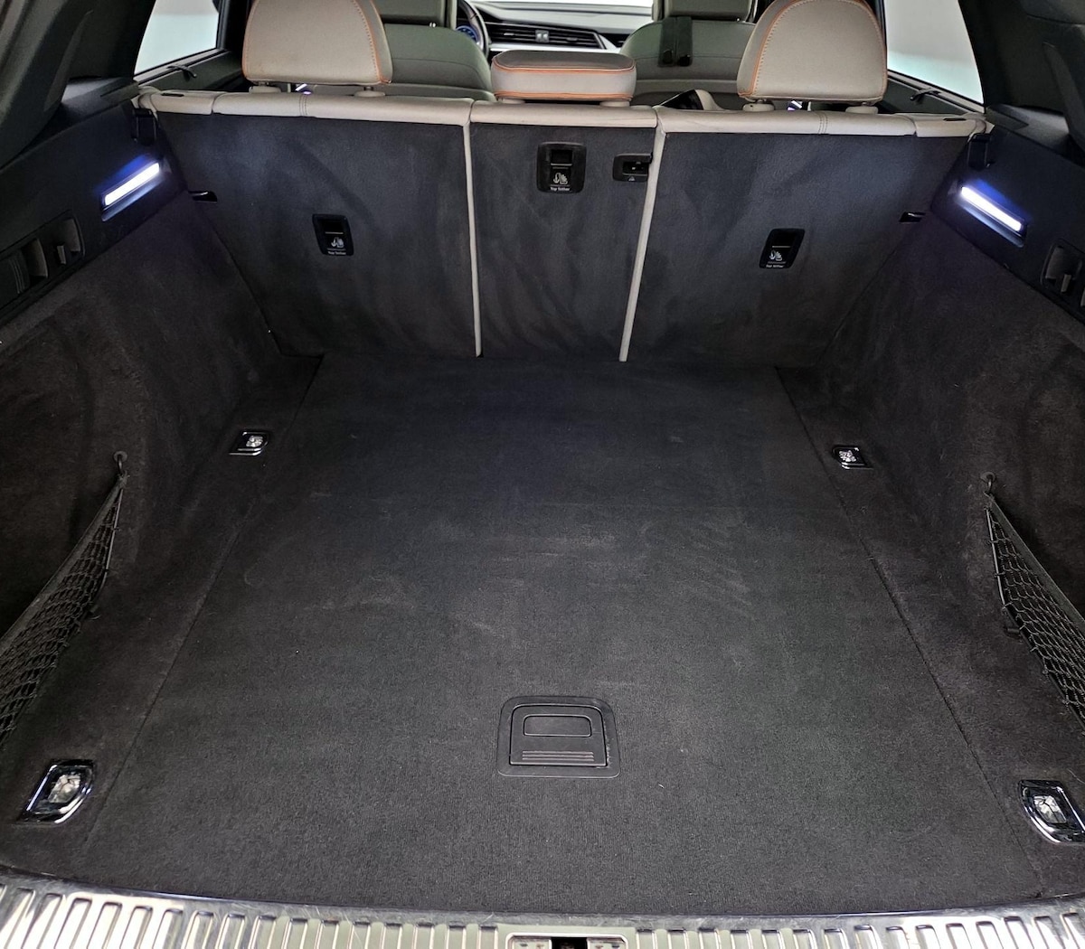 Trunk/Cargo (Seats Up)