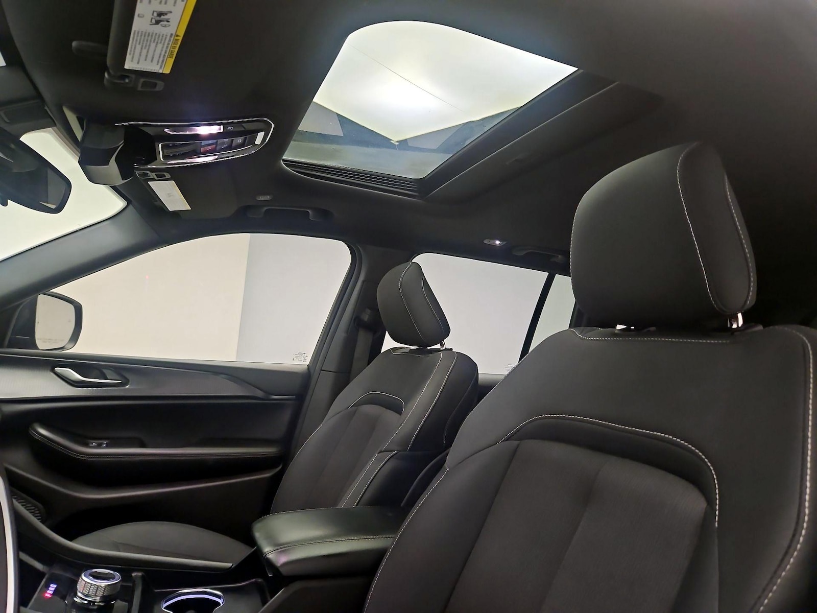 Sunroof(s) & Overhead Airbags