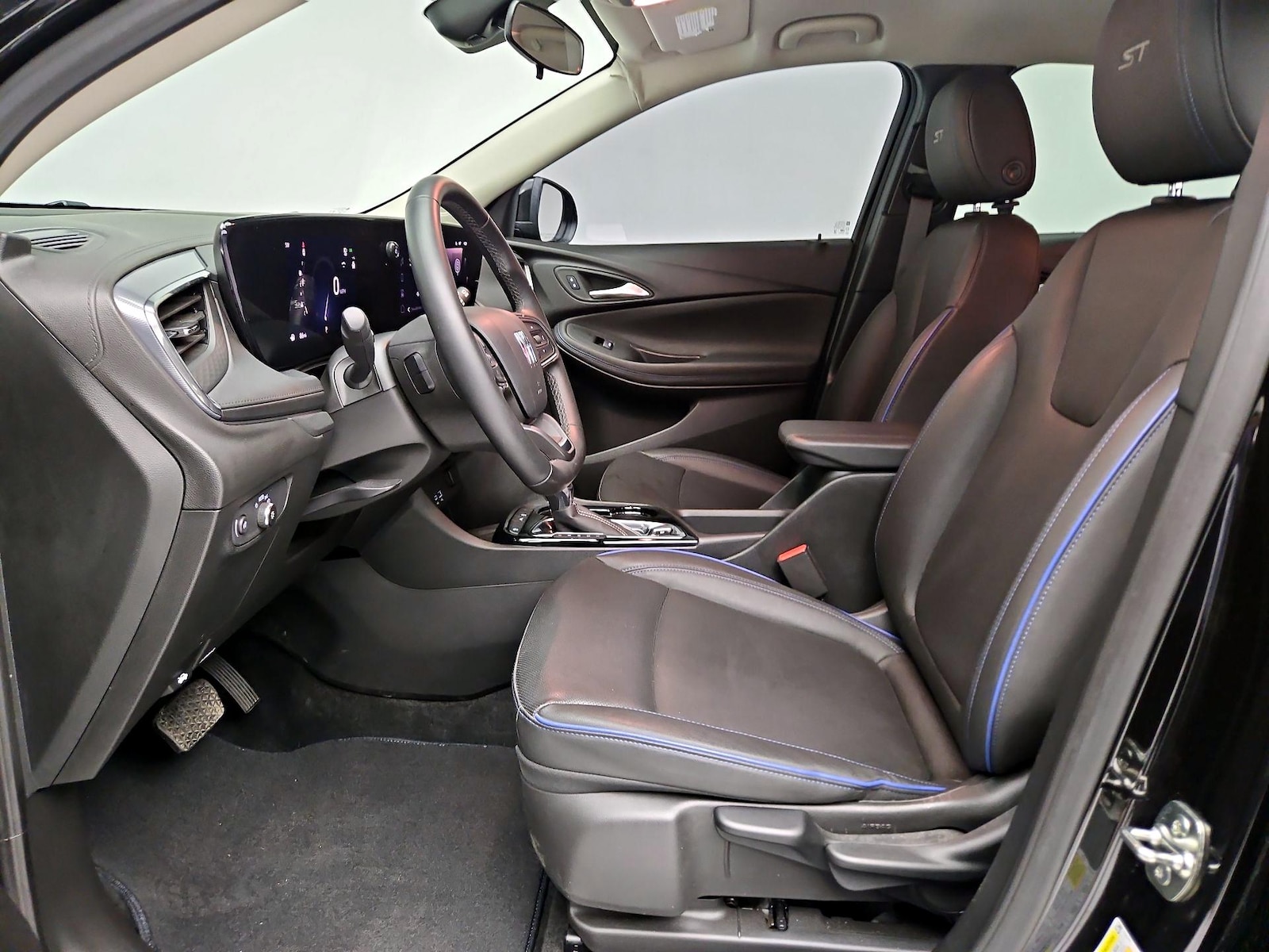 Side Airbags & Leatherette Seats