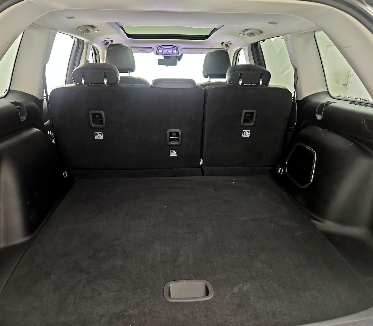 Trunk/Cargo (Seats Up)
