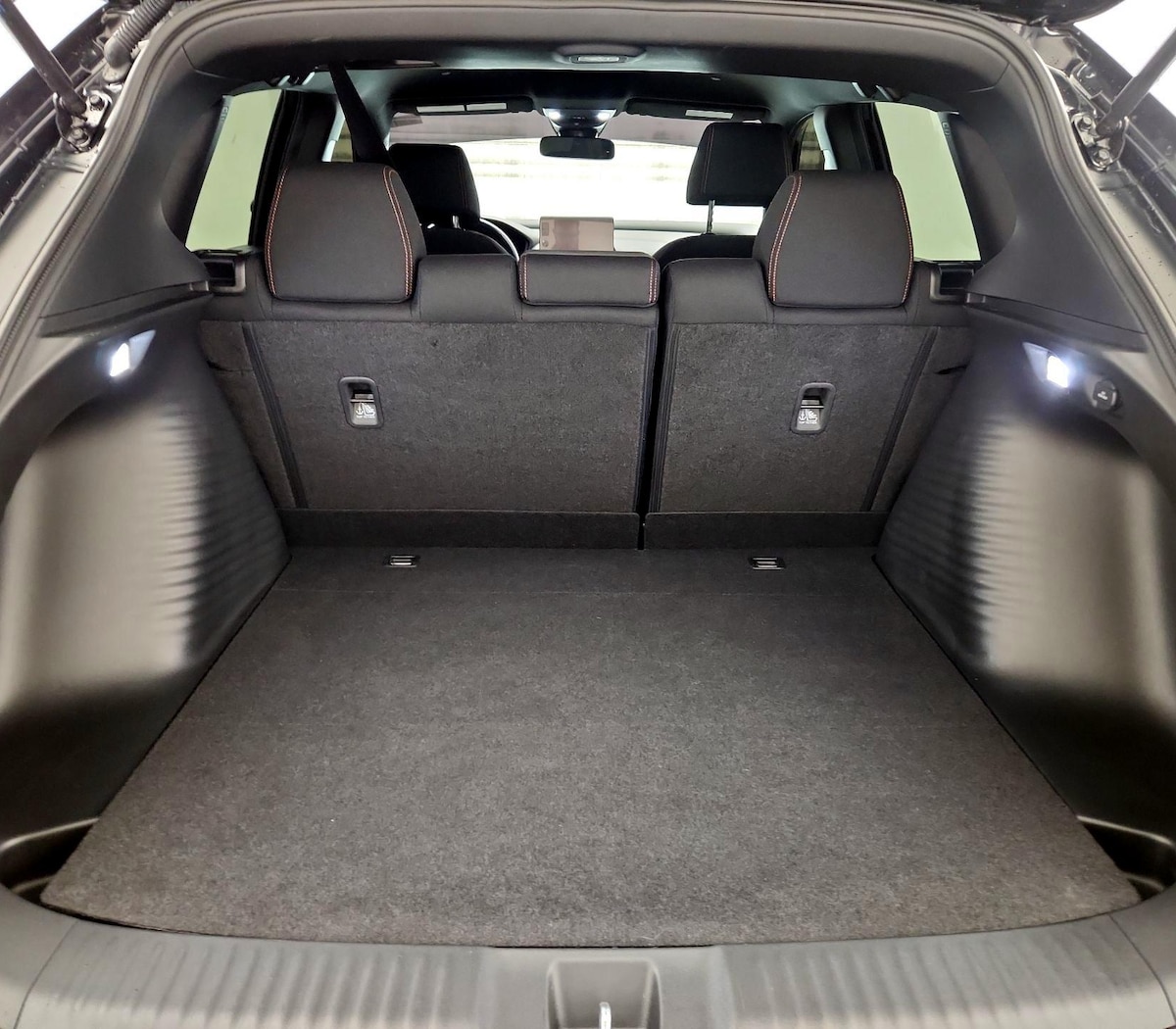 Trunk/Cargo (Seats Up)