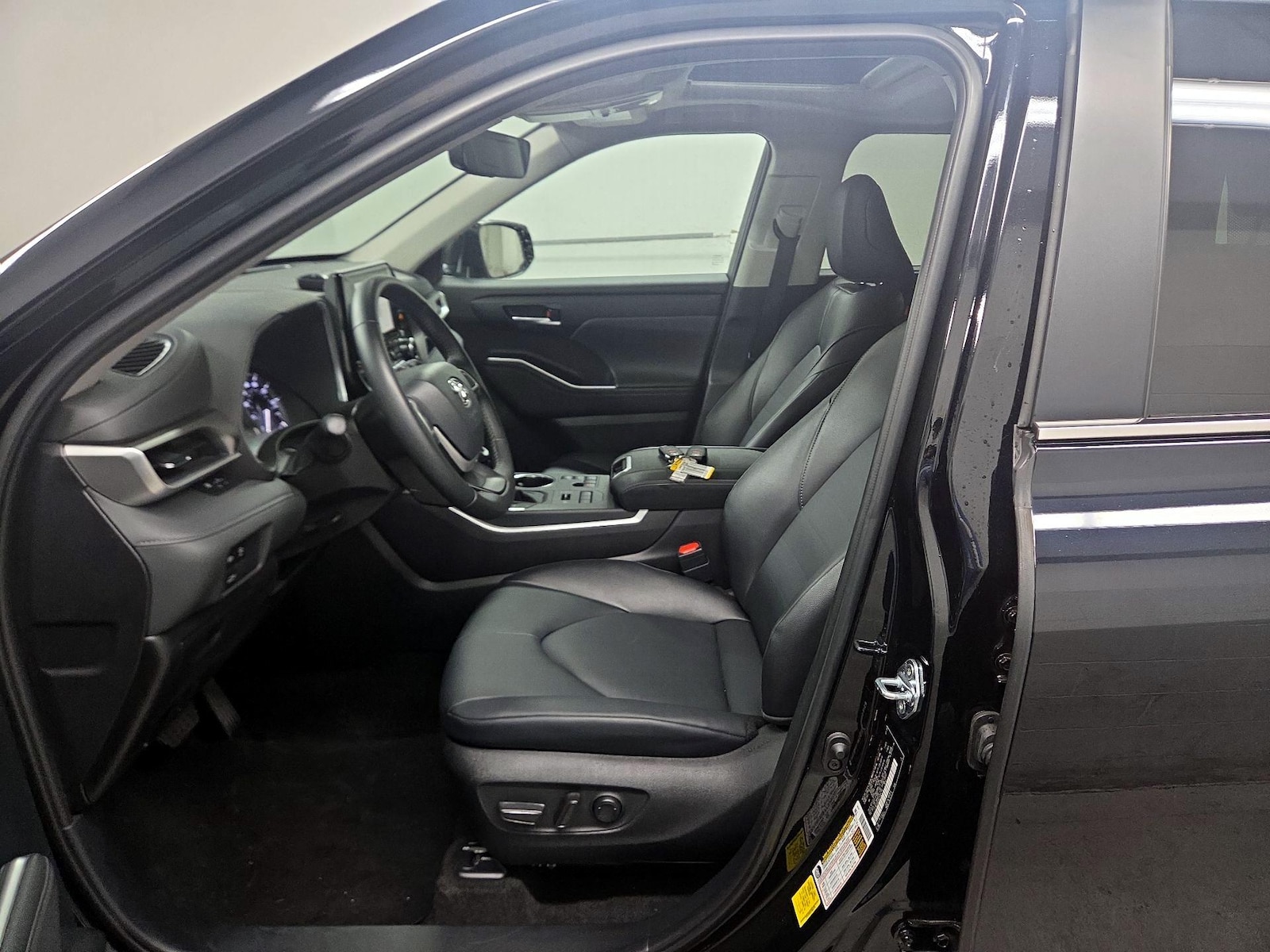 Power Seat(s) & Side Airbags
