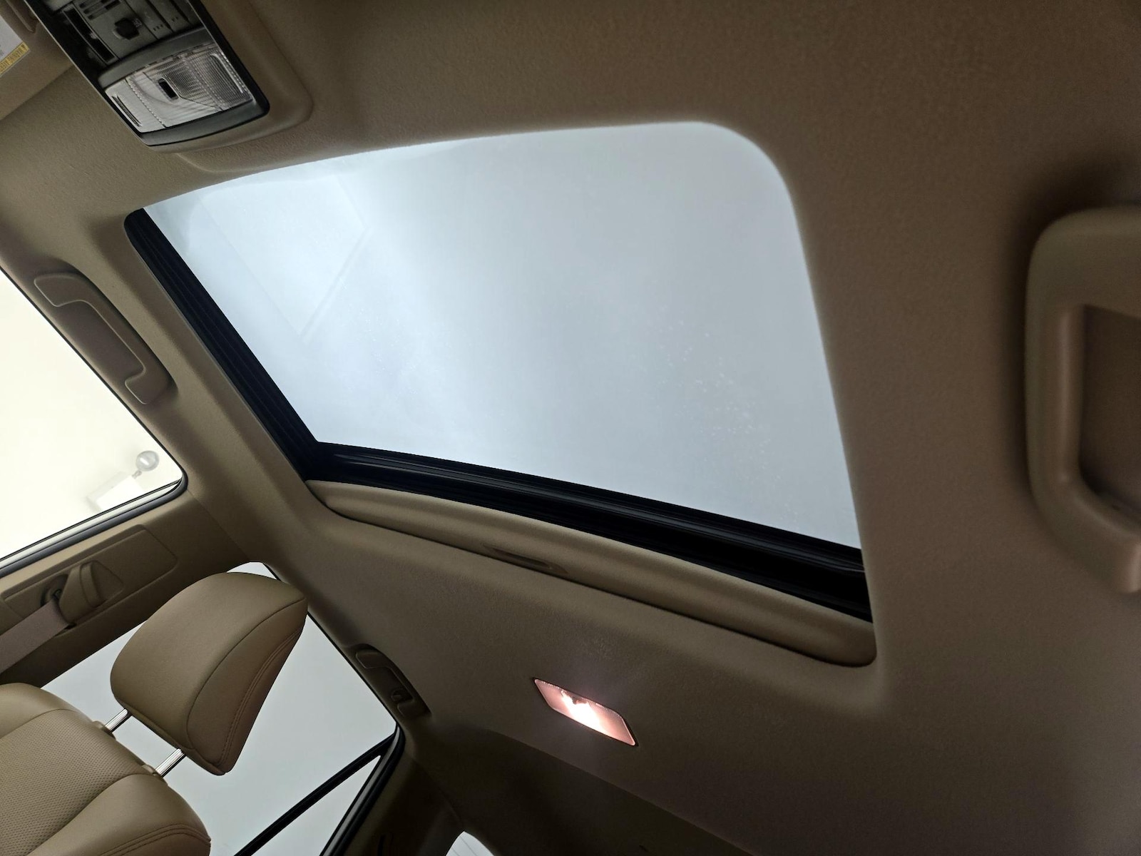 Sunroof(s) & Overhead Airbags