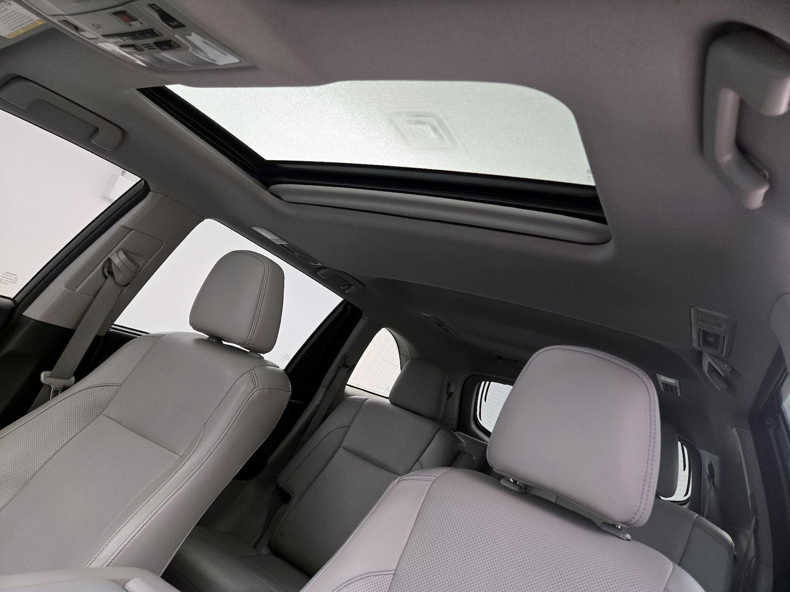 Sunroof(s) & Overhead Airbags