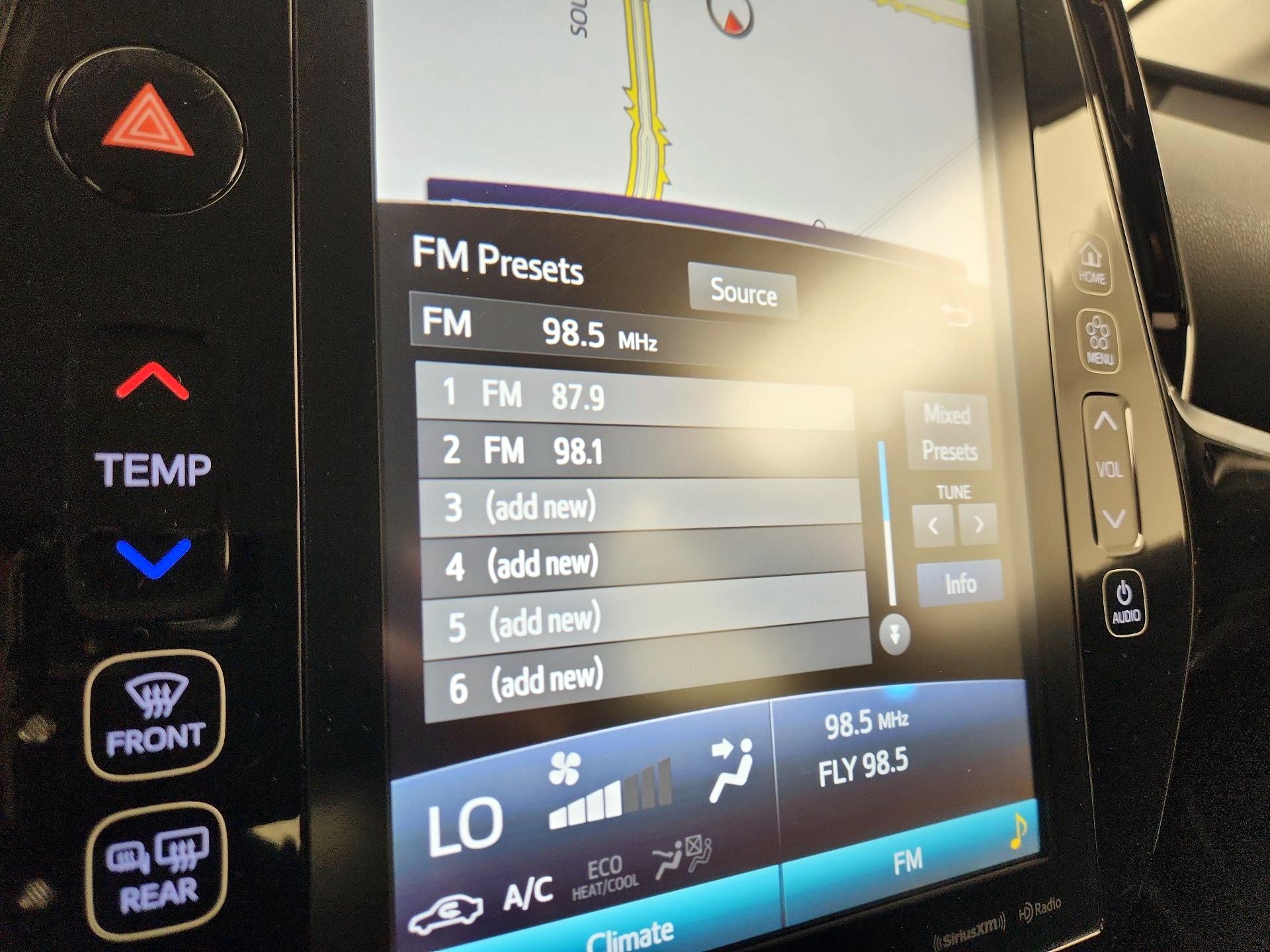 Thumbnail: 2020 Toyota Prius Prime - 15