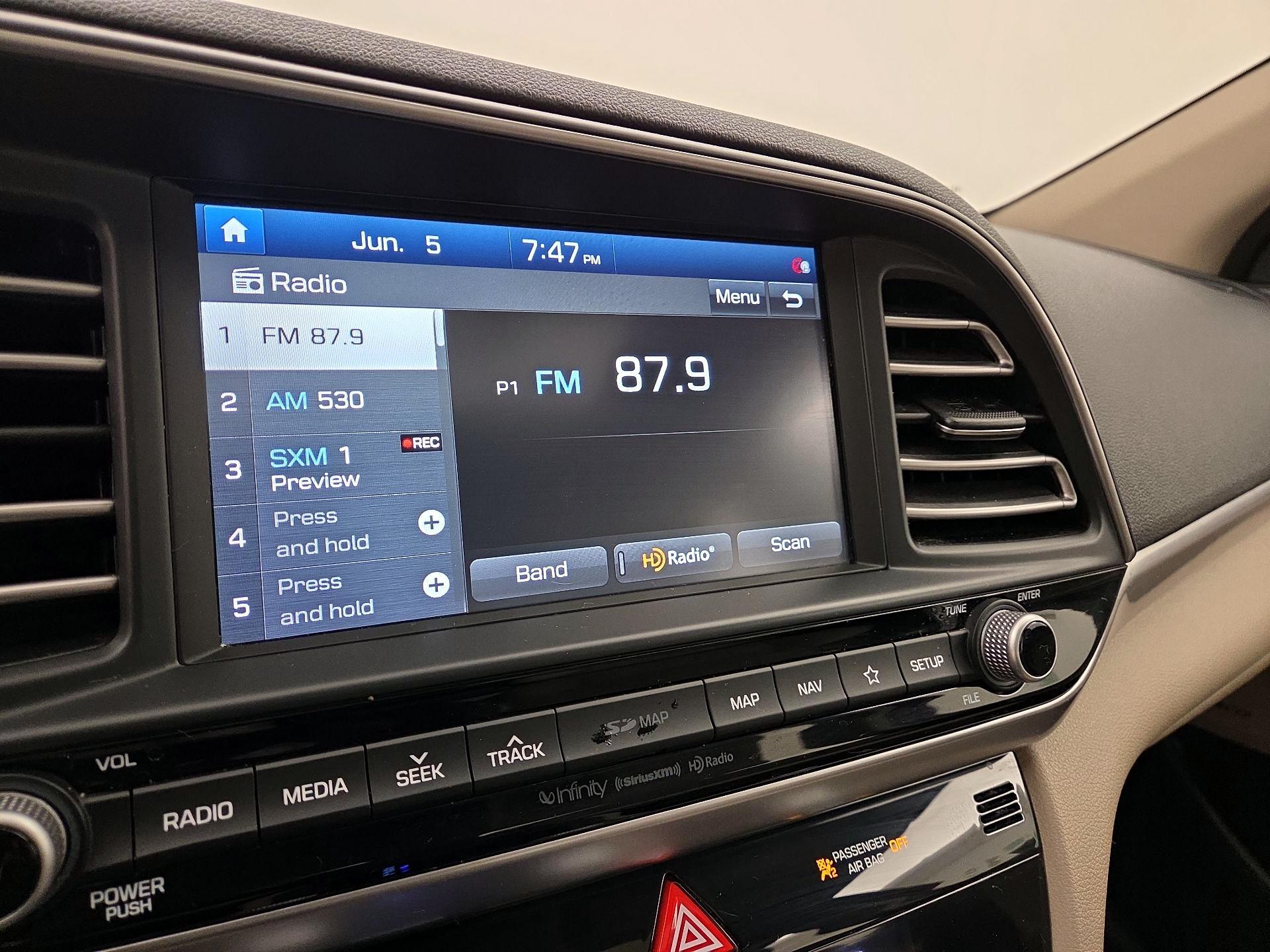 Thumbnail: 2020 Hyundai Elantra - 16