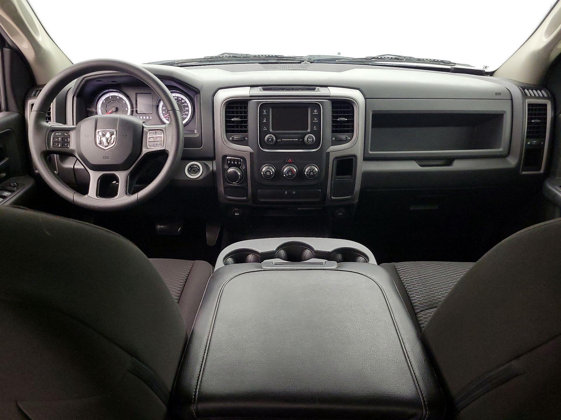 Thumbnail: 2020 RAM 1500 Classic - 9