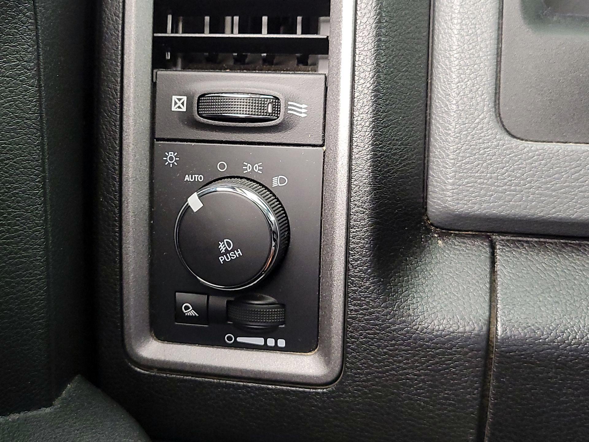 Thumbnail: 2020 RAM 1500 Classic - 13