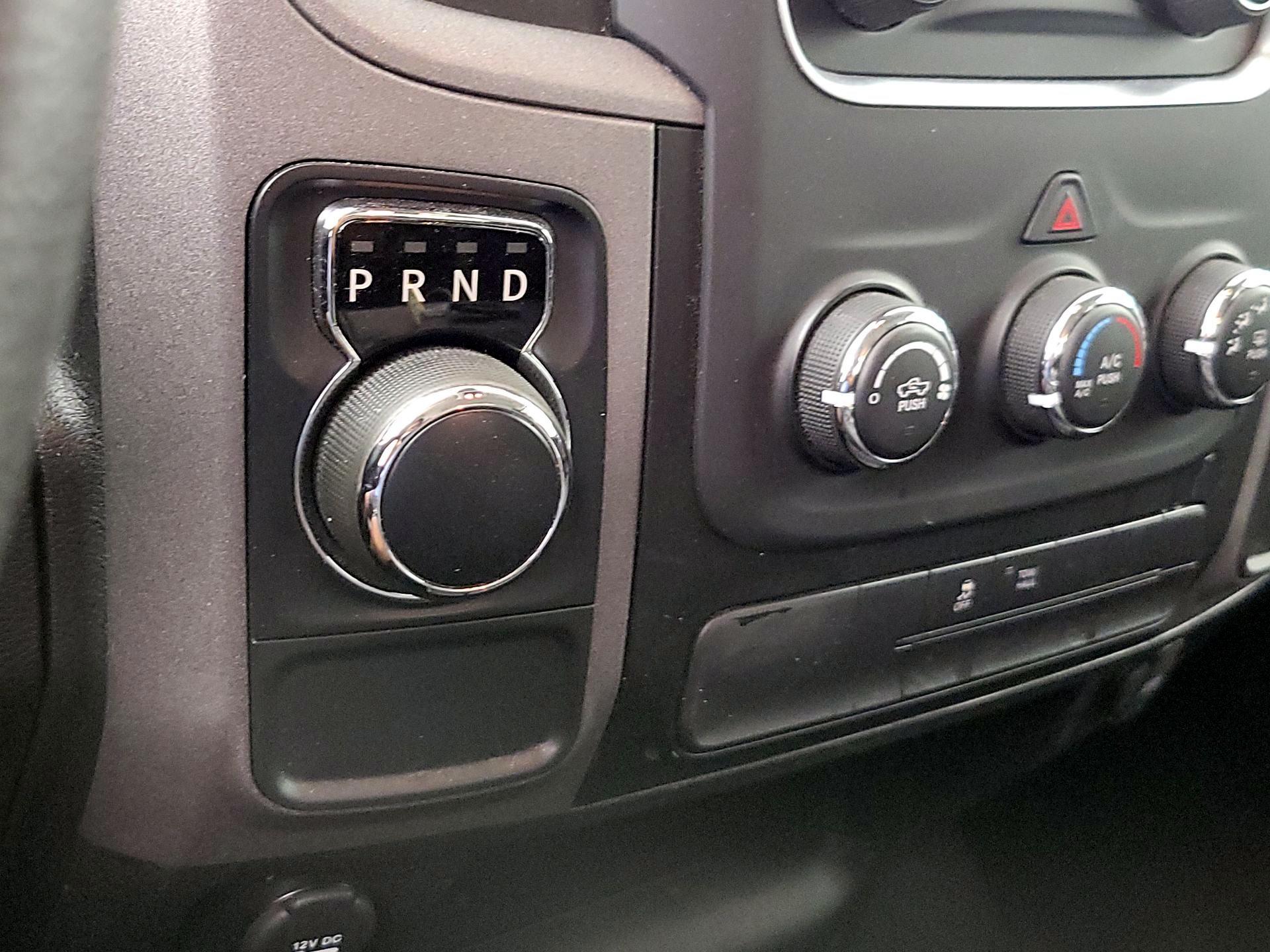 Thumbnail: 2020 RAM 1500 Classic - 17