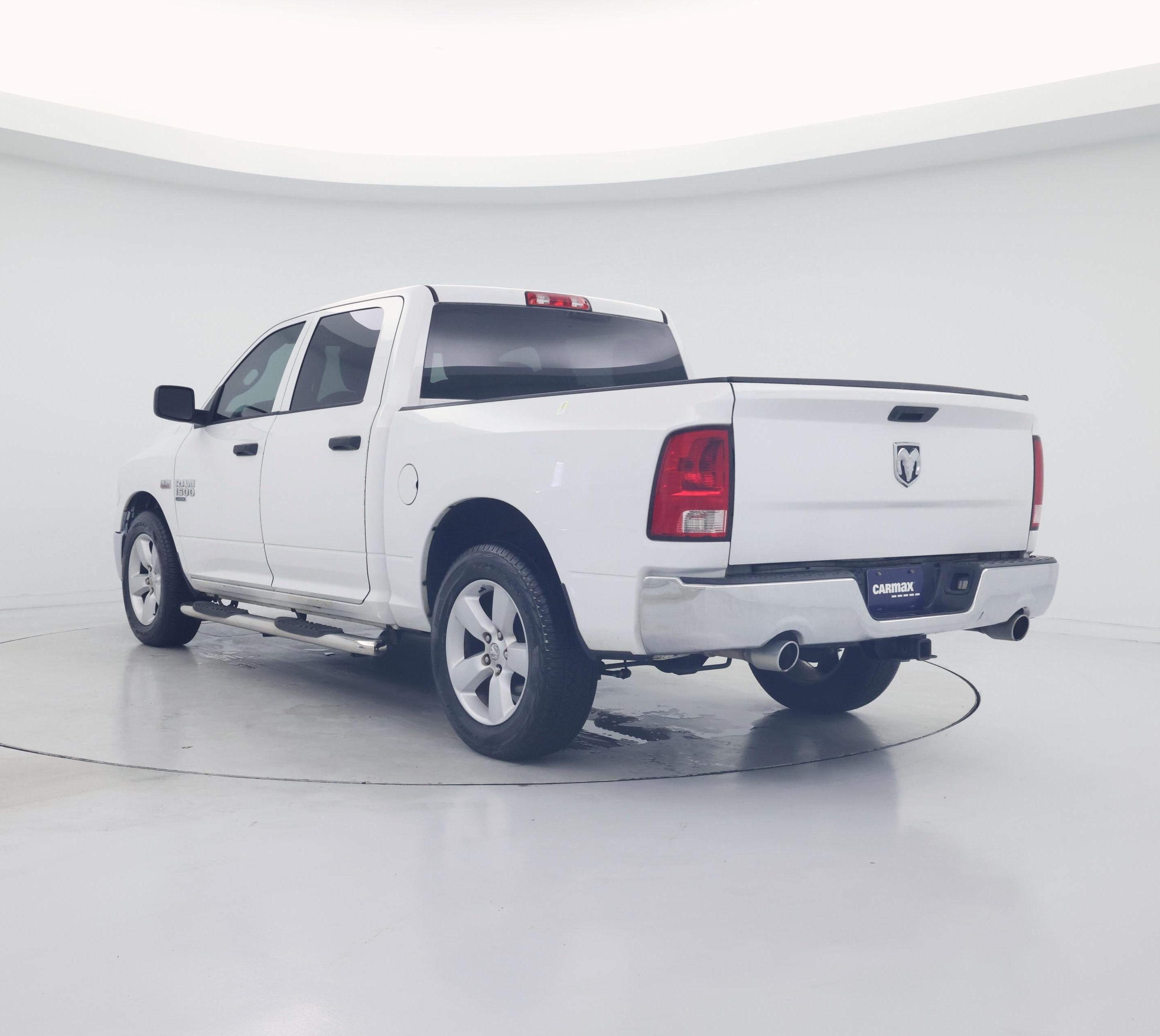 Thumbnail: 2020 RAM 1500 Classic - 2